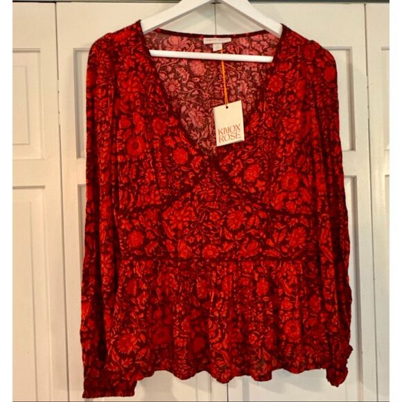 Knox Rose NWT red smocked back floral blouse size M - Picture 4 of 11